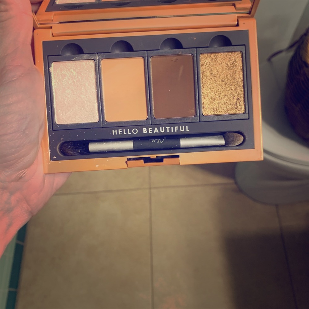 Eyeshadow palette